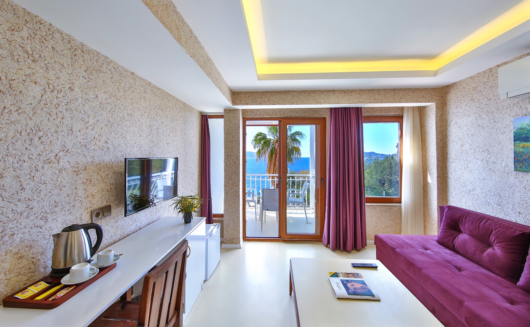 Hotel No.37 Family Room with Sea View